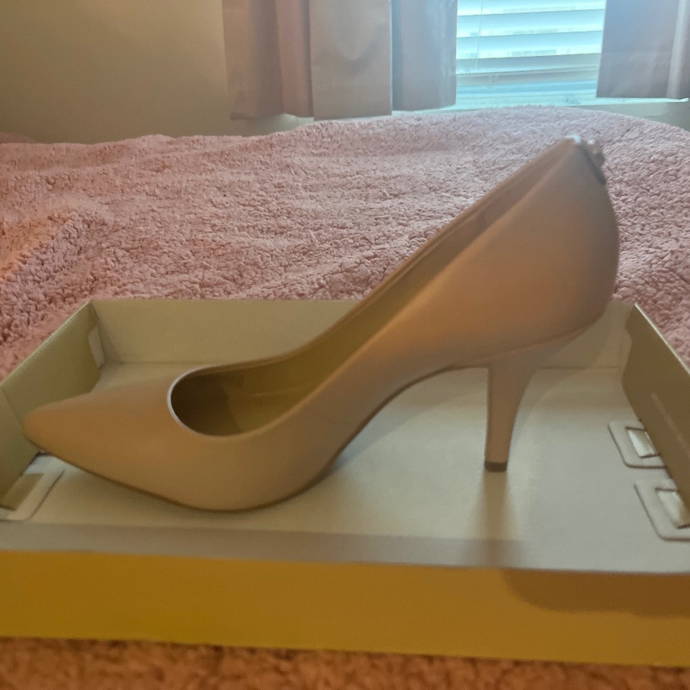 Michael Kors Leather Pump